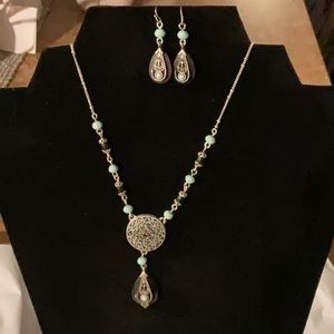 Stunning necklace and earrings